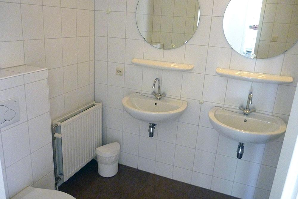 Badkamer in de 16-persoonsvilla 16N, Landal Waterparc Veluwemeer