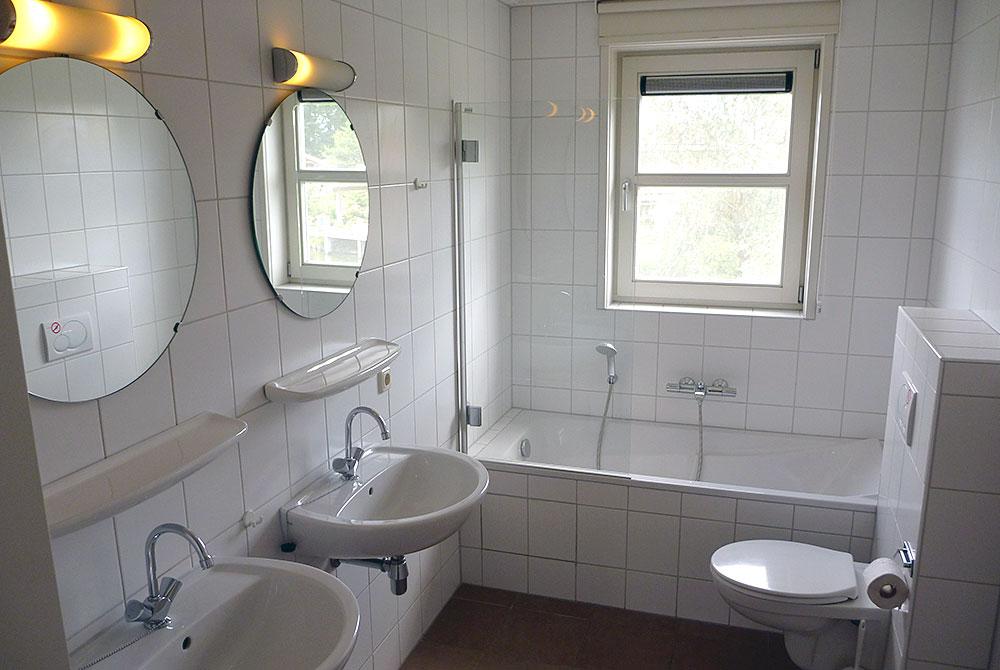 Badkamer, Villa 16N, Landal Waterparc Veluwemeer