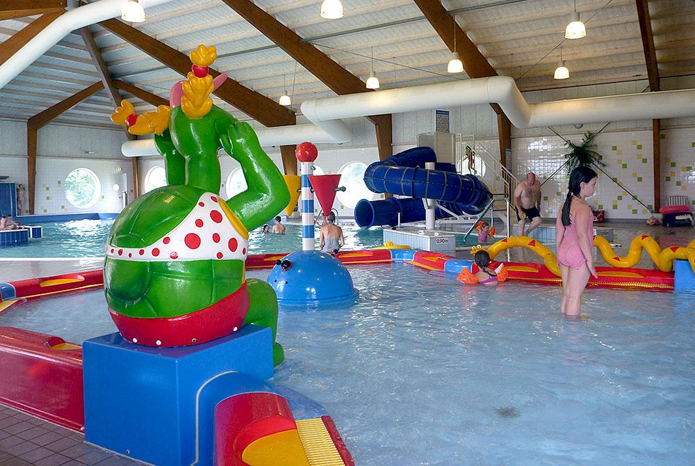Peuterbad in het zwembad van Landal Waterparc Veluwemeer