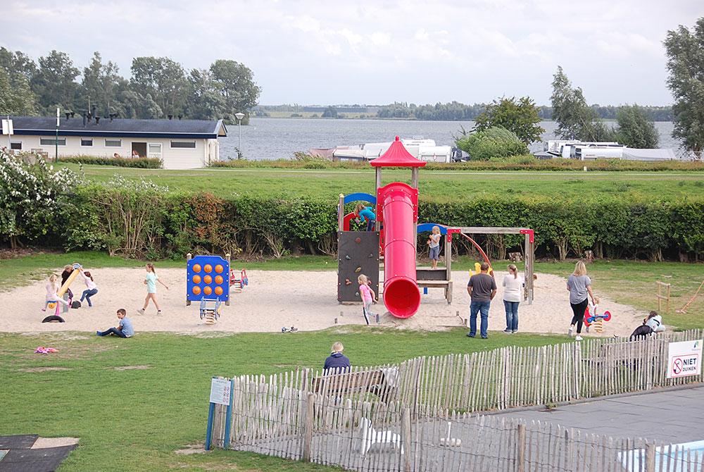 Spelen Landal Waterparc Veluwemeer