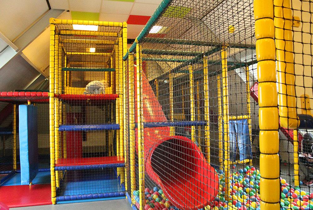 Indoorspeelplaats met ballenbak, Landal Landgoed De Hellendoornse Berg