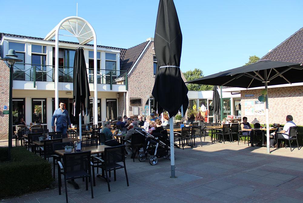 Terras, Landal Landgoed De Hellendoornse Berg
