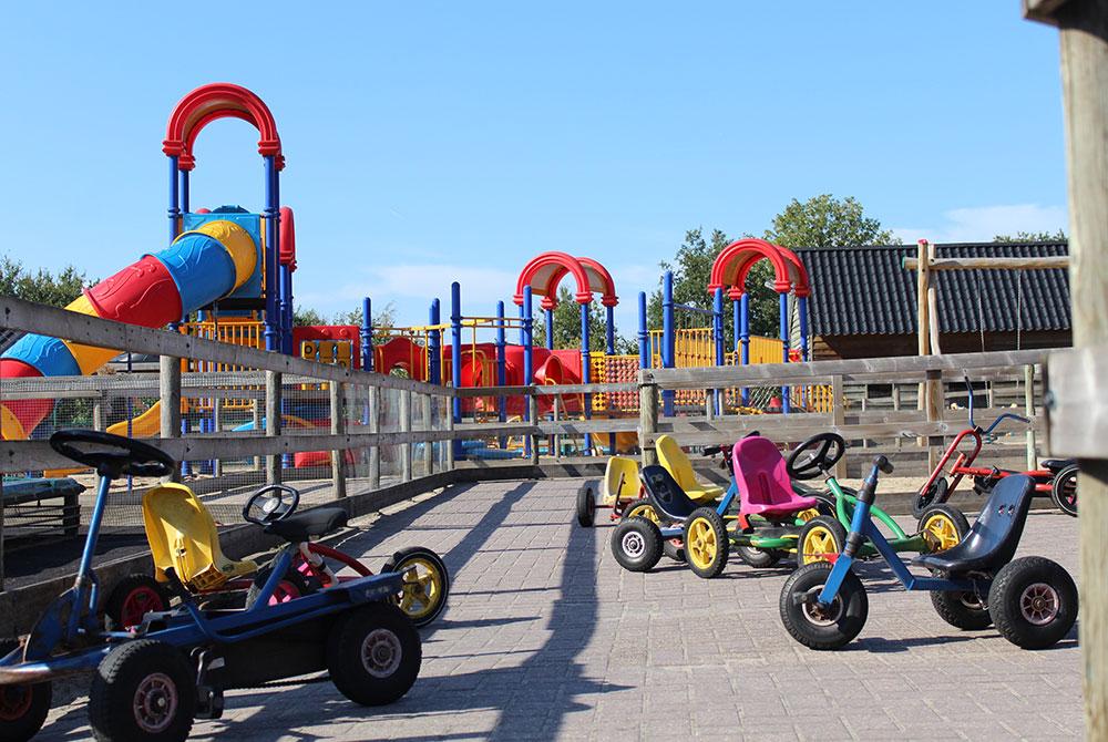Speel- en Recreatieboerderij de Flierefluiter, Landal Landgoed De Hellendoornse Berg