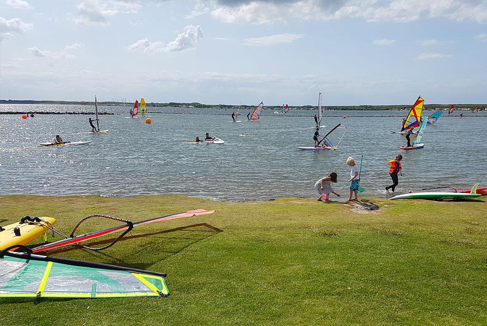 Windsurfen op de Brouwersdam, Zeeland