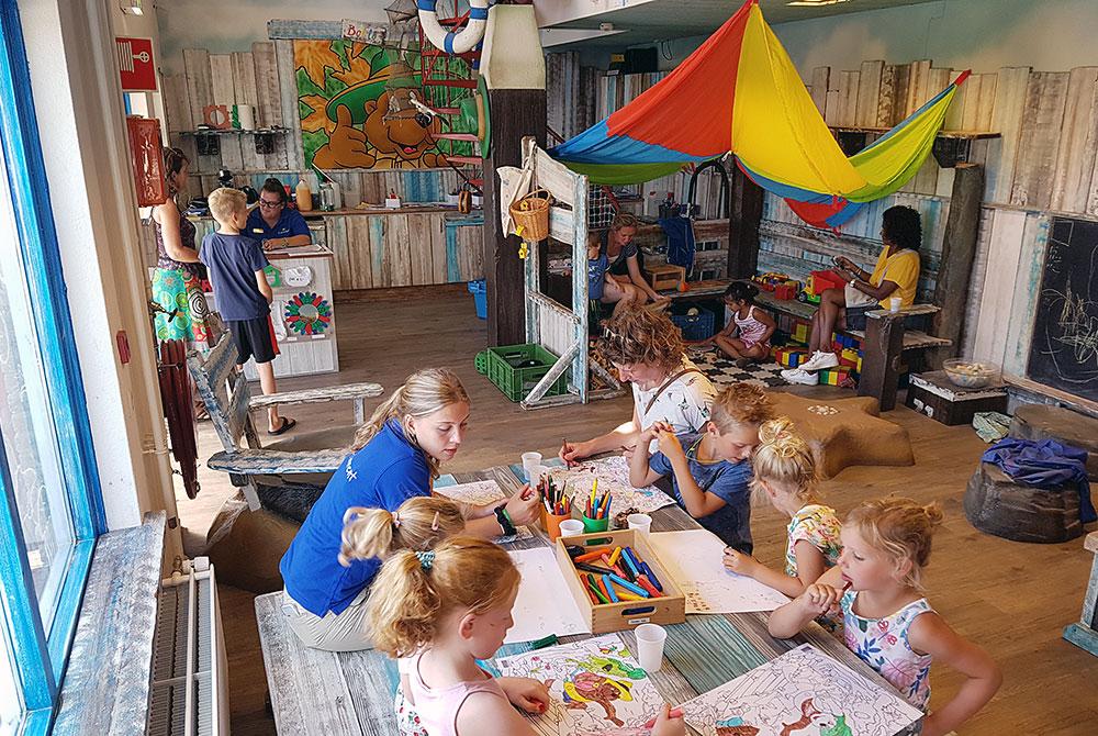 Knutselen bij de Bollo Club, Landal Sluftervallei