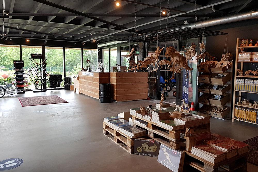 Adventure Store, Hof van Saksen