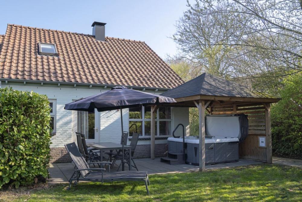 Bungalow met Jacuzzi op Landal Hoog Vaals