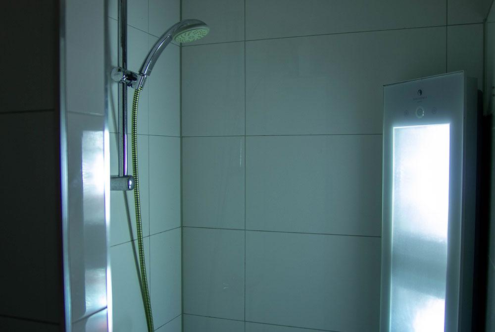 Douche met ook een sunshower, Resort Arcen