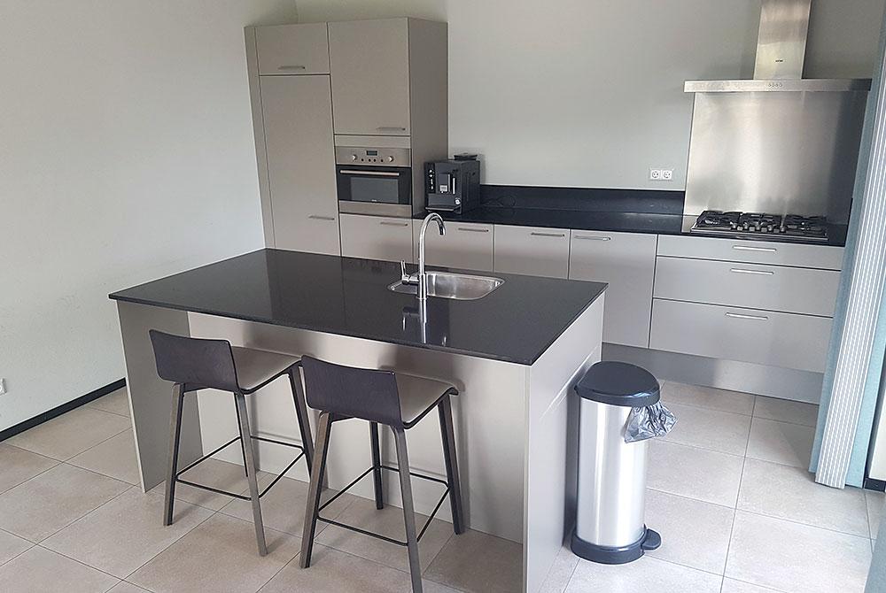 De keuken in de villa, Landal Strand Resort Ouddorp Duin