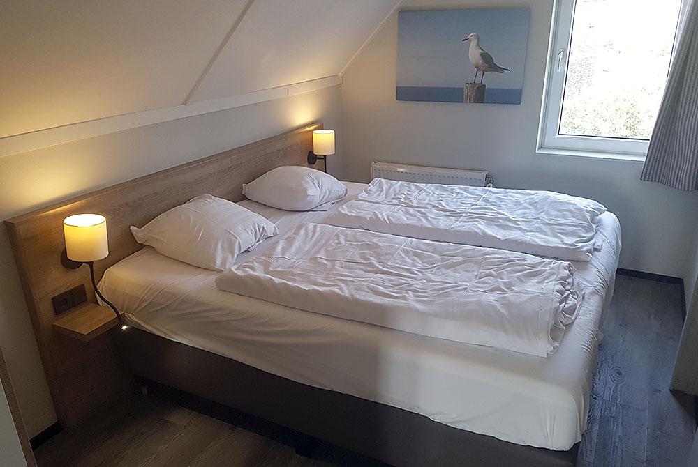 Slaapkamer in 6-persoons villa, Landal Strand Resort Ouddorp Duin