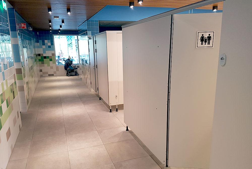 Kleedhokjes in het zwembad van Landal Strand Resort Ouddorp Duin