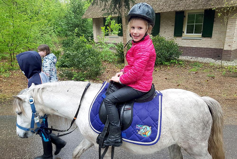 Ponyrijden / paardrijden Landal Het Land van Bartje