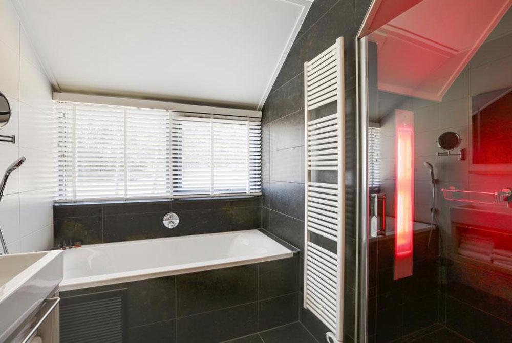 Badkamer met sauna, Landal PUUR Exloo