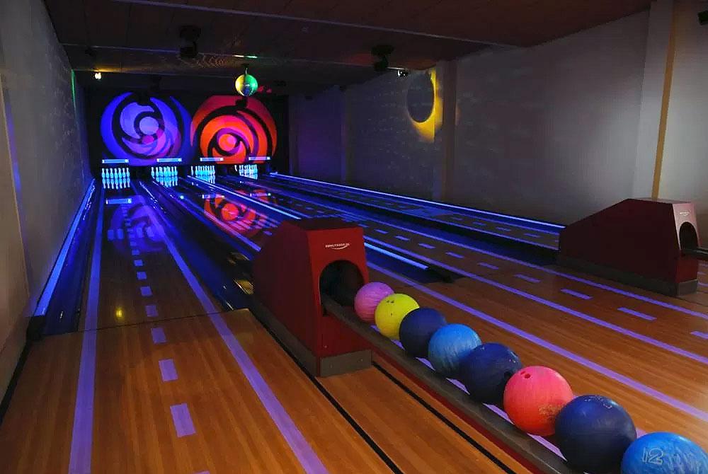 Bowlen bij hotel, Landal PUUR Exloo