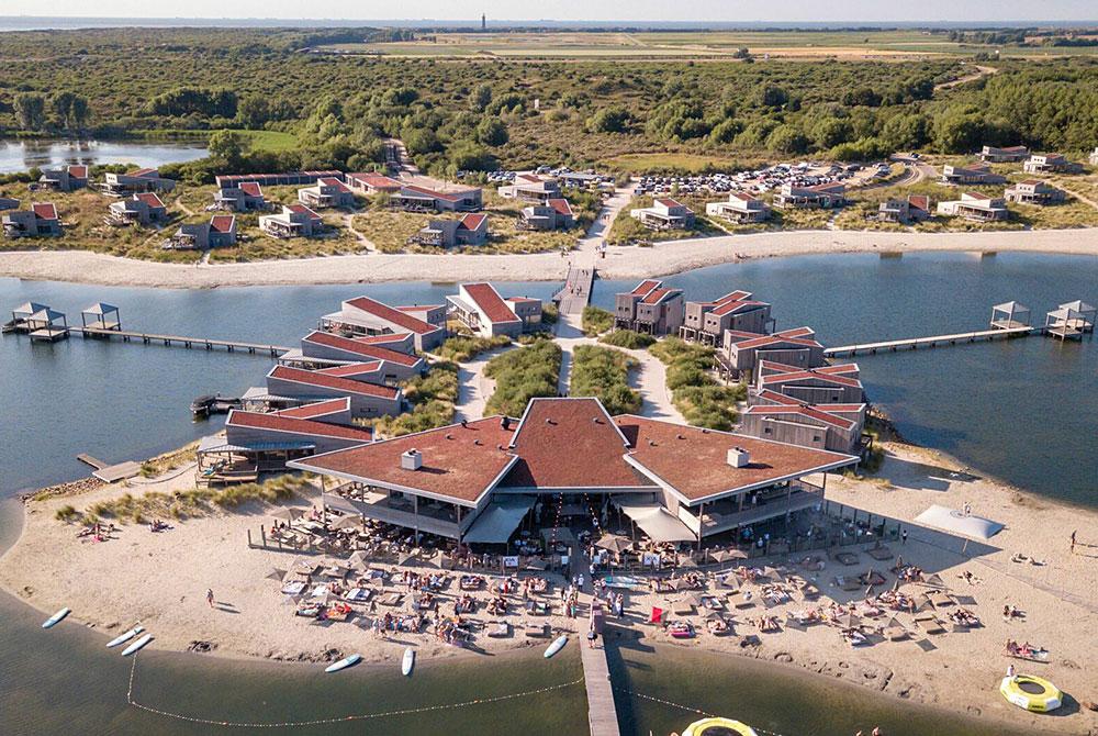 Brasserie Zeven, Oasis Punt-West Hotel & Beach Resort 