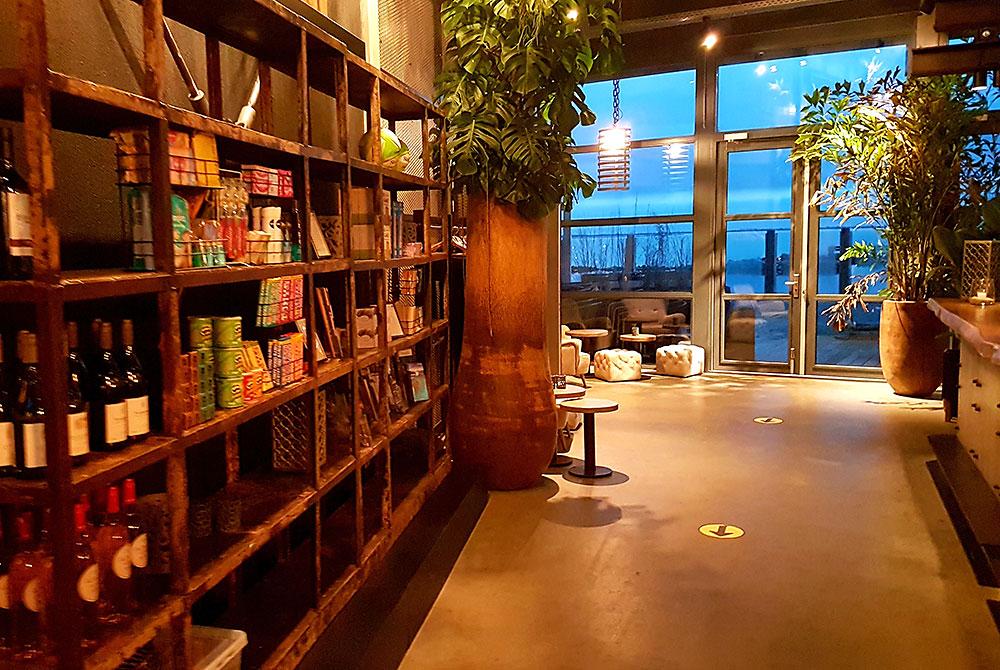 Mini shop, Oasis Punt-West Hotel & Beach Resort 
