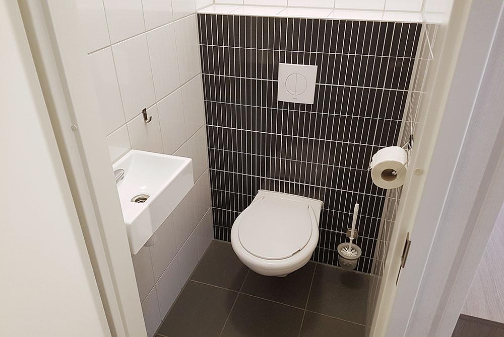 toilet in de accommodatie, Kampeerdorp de Zandstuve