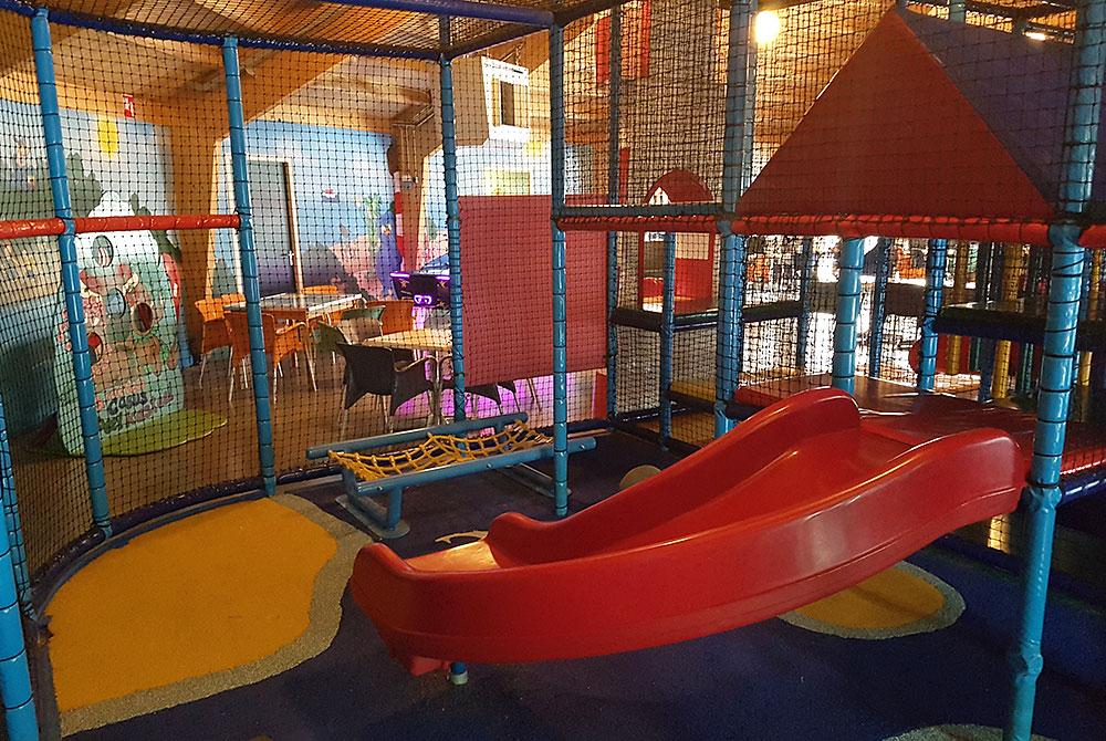 spelen in het speelparadijs, Kampeerdorp de Zandstuve