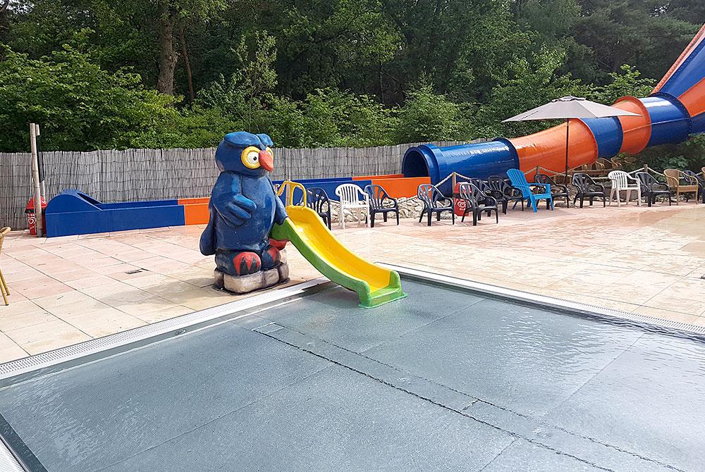 Peuterbad buiten, Kampeerdorp de Zandstuve