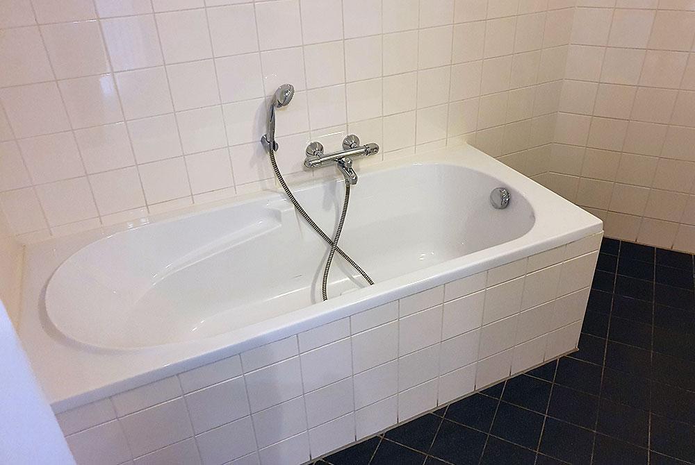 Ligbad in de badkamer, Marinapark Volendam review