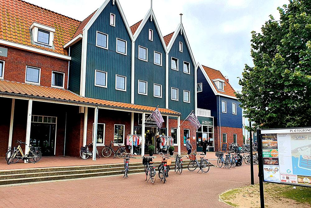 Hoofgebouw, Marinapark Volendam review