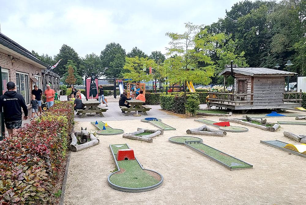 Minigolf, speeltuin en bollo-huisje, Landal Orveltermarke