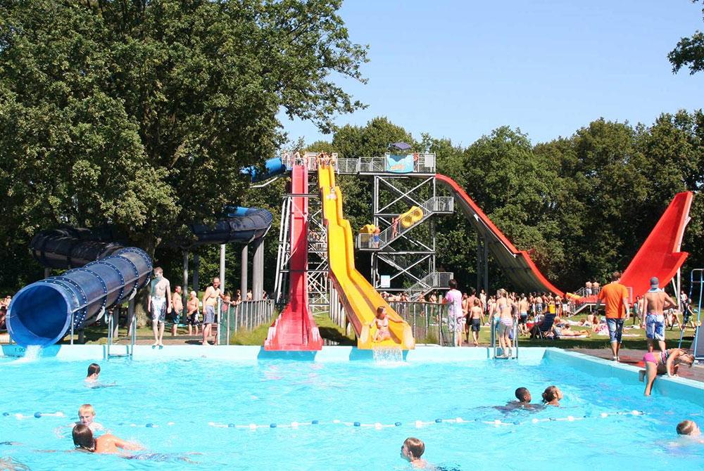Park Bosbad Hoeven buitenzwembad