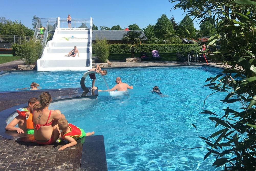 Vakantiepark ’t Rheezerwold buitenzwembad