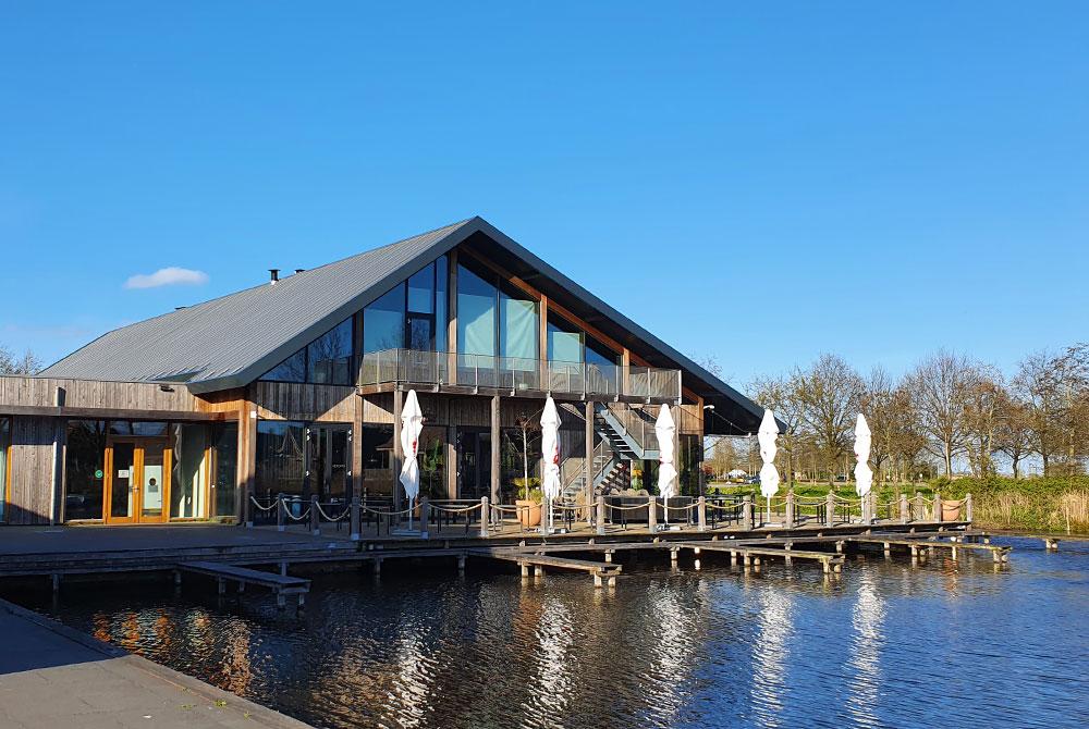 Terras bij het restaurant, Landal De Reeuwijkse Plassen review