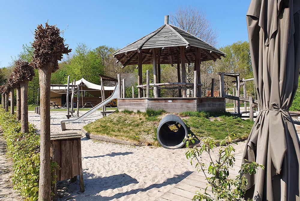 Speeltuin, Sandberghe review