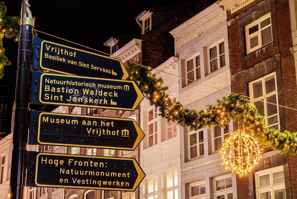Vrijthof bordjes, Magisch Maastricht Vrijthof
