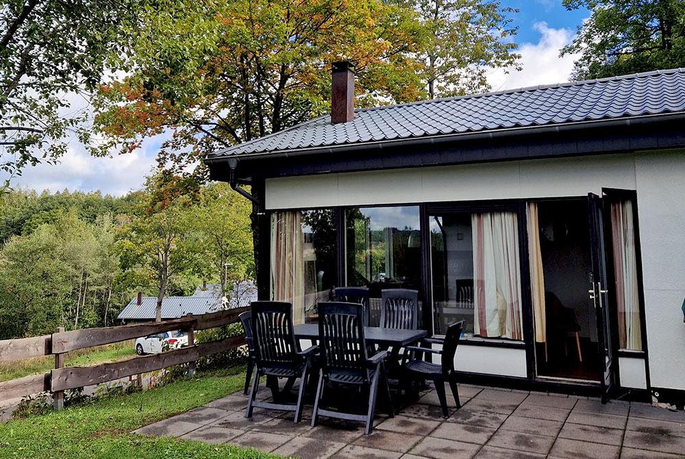 Het terras bij de bungalow, Landal Wirfttal review