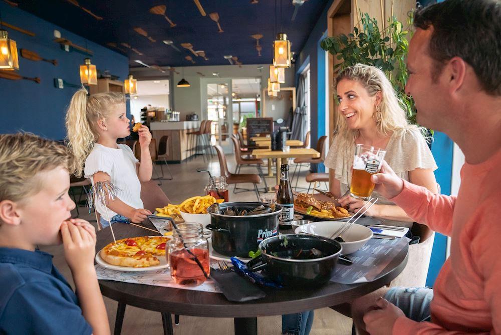 Restaurant op Strand Resort Nieuwvliet-Bad