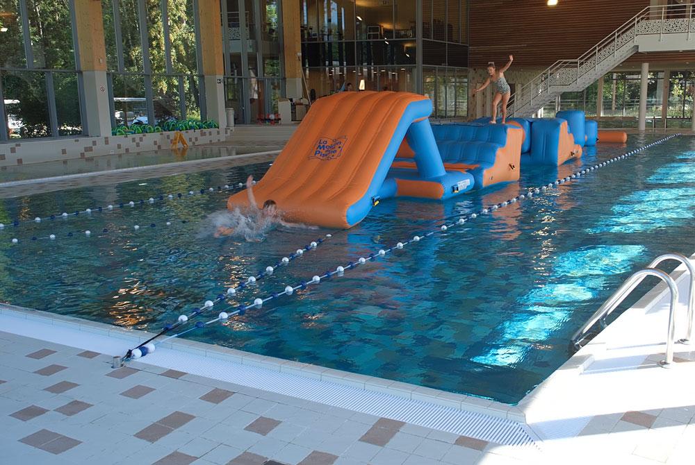 Stormbaan in het zwembad, Landal Forest Resort Your Nature