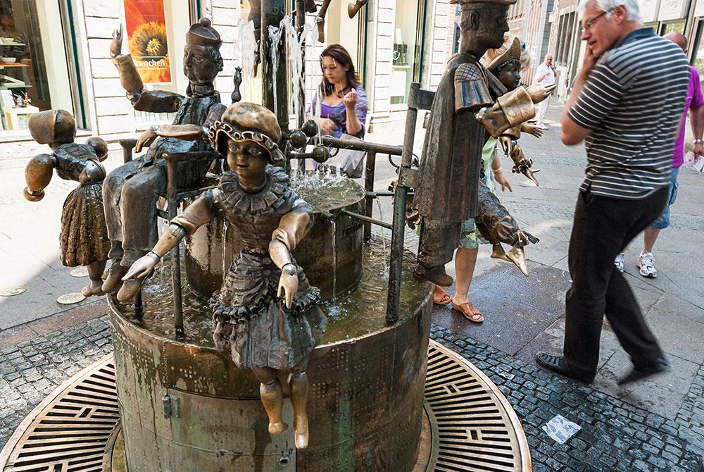 Puppenbrunnen, stedentrip Aken