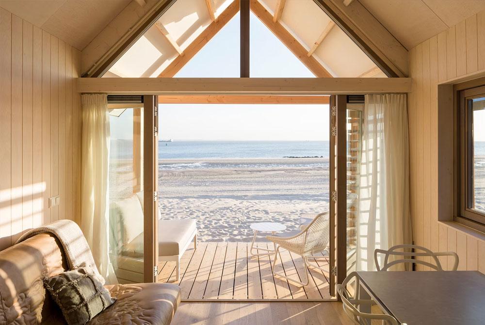 Strandhuisje, bijzonder overnachten Nederland