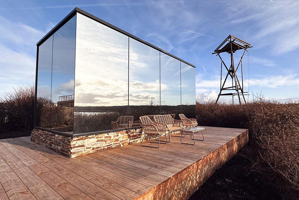 Spiegelhuis in de duinen, bijzonder overnachten Nederland