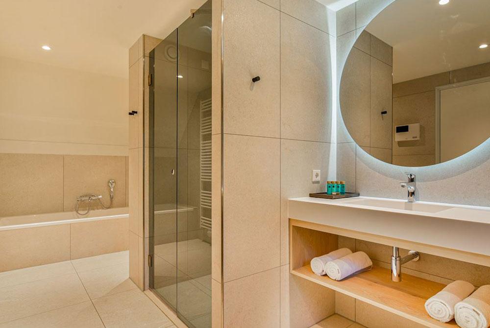 Badkamer, 6-persoons Wellnessboerderij op Hof van Saksen