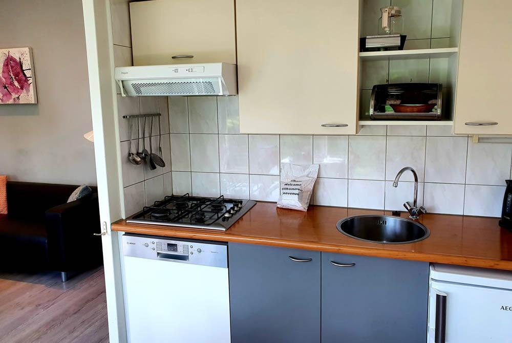 De keuken in de bungalow