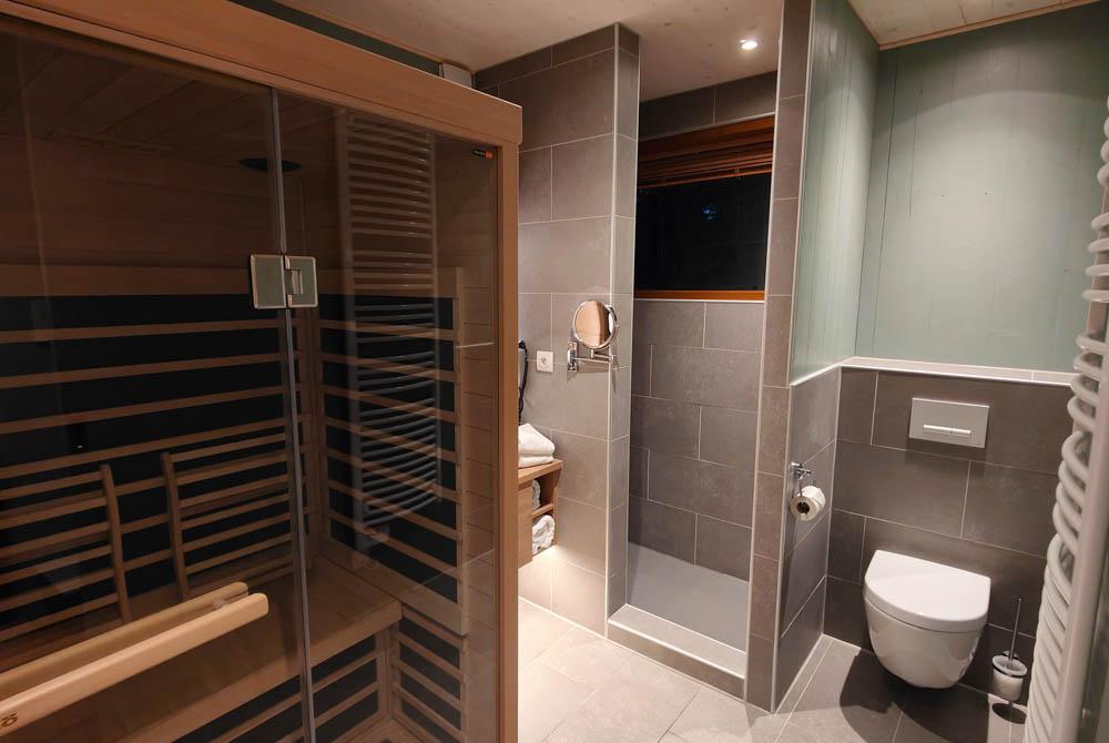 Badkamer met sauna, review Landal Forest Resort Your Nature