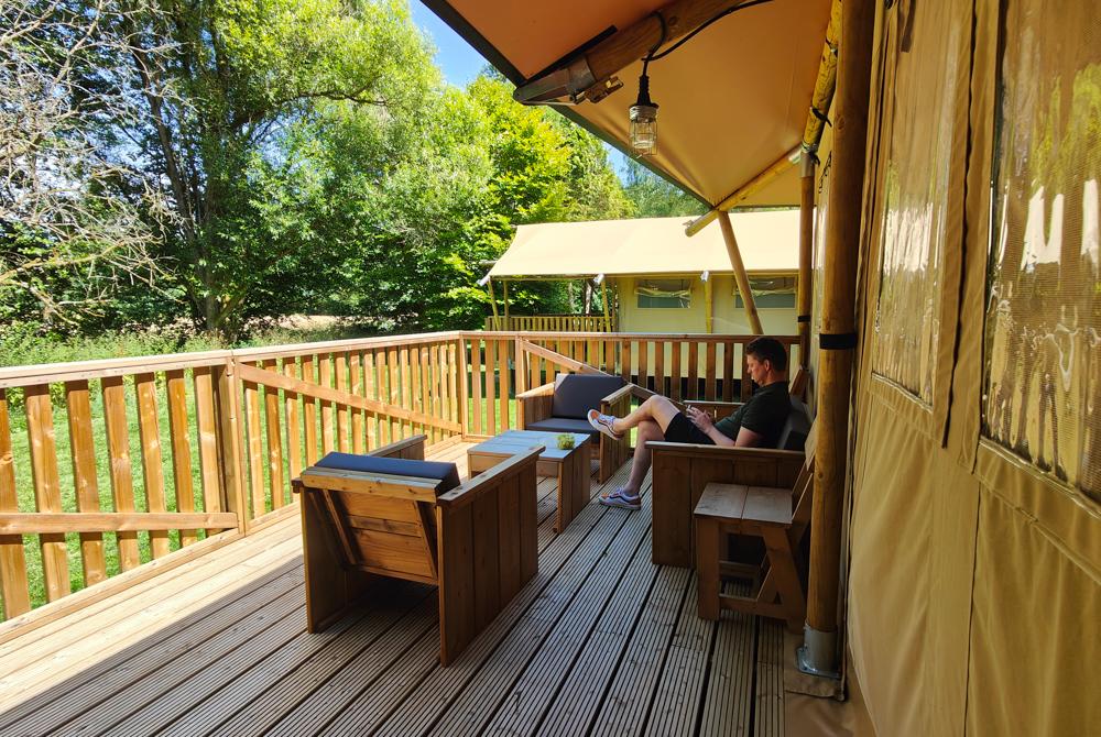 Terras van de tent