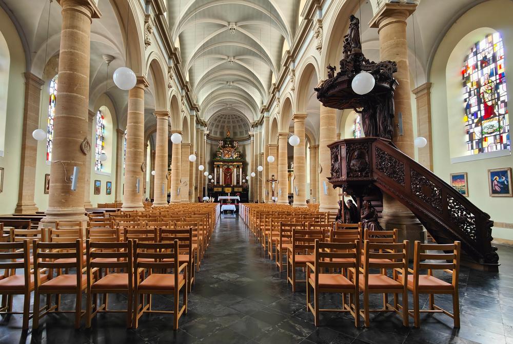 Kerk in Bouillon, Landal Glamping Neufchâteau