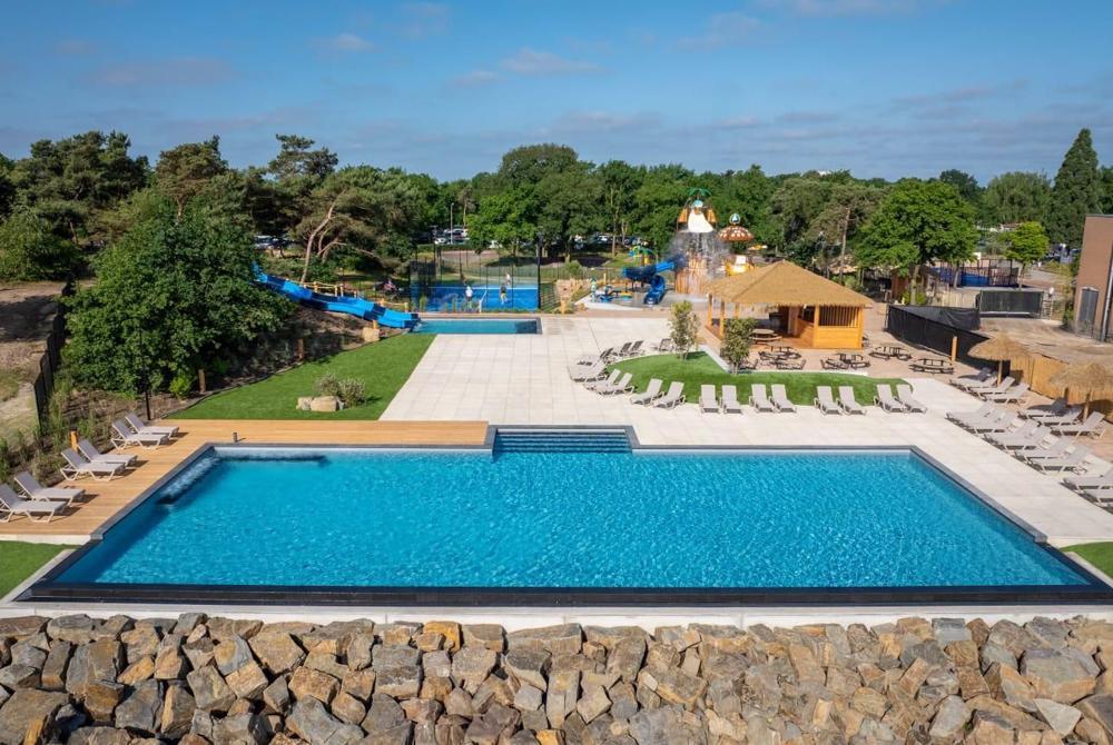 Nieuwe zwembad, Landal Marina Resort Well