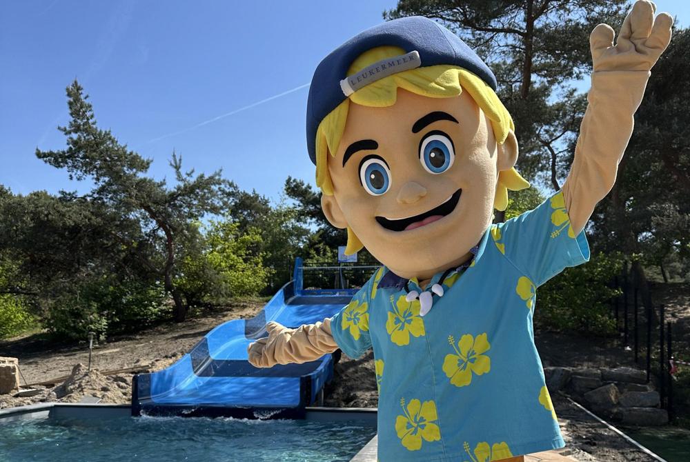 Mascotte Fer bij de Familieglijbaan, Landal Marina Resort Well
