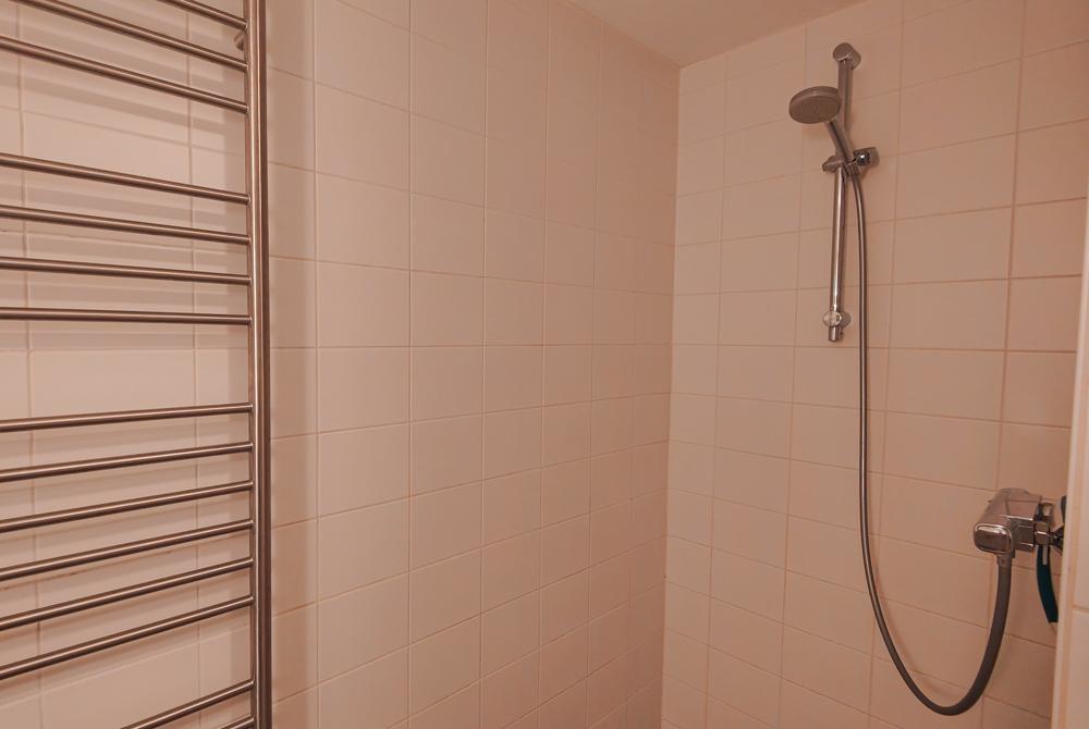 Doucheruimte in het huisje