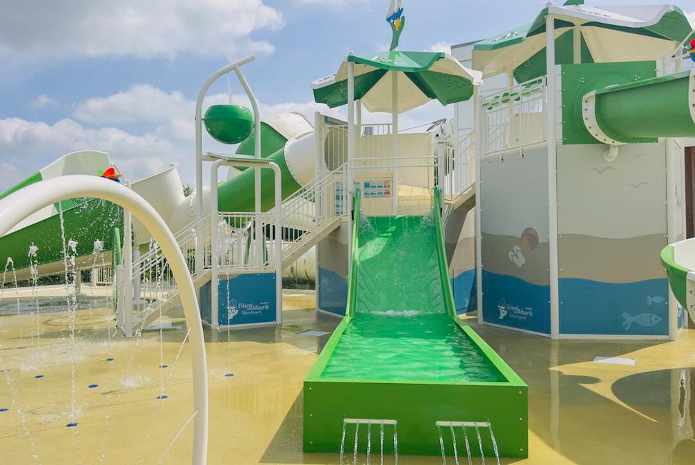 Nieuw op Vakantiepark Eiland van Maurik: buitenwaterspeeltuin Mauk Splash