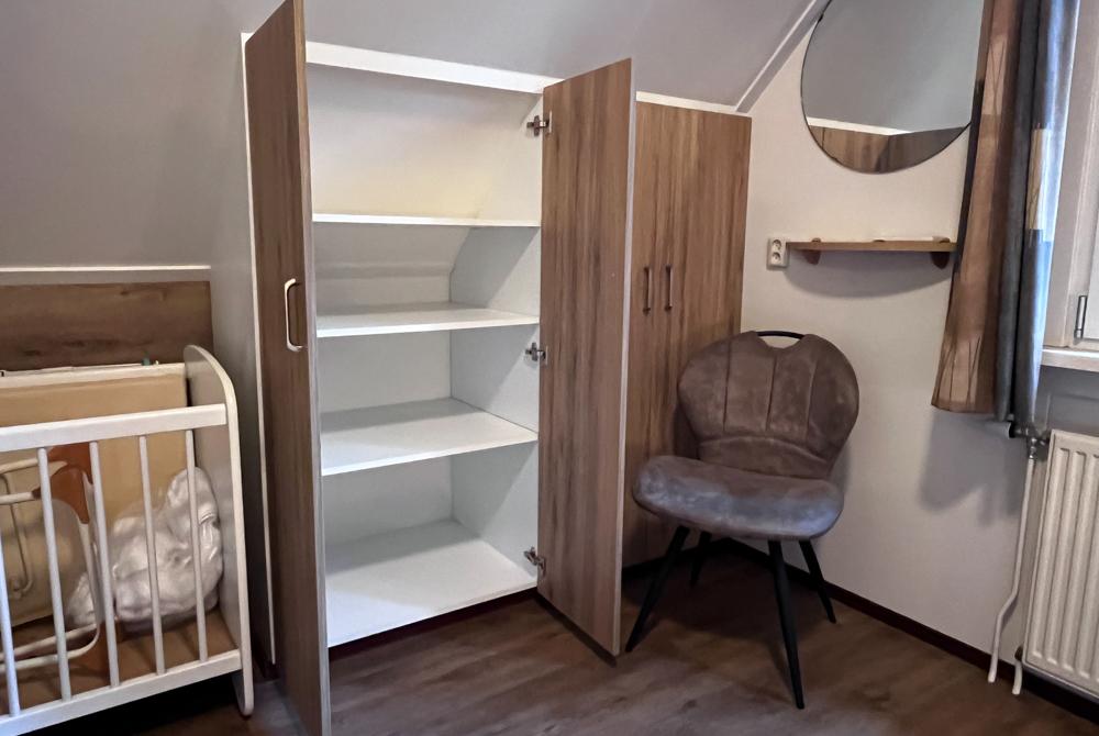 Kinderbedje op de slaapkamer, Villapark Eureka