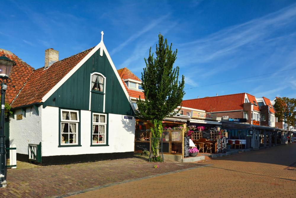 De Koog is een gezellige badplaats op Texel en het ligt vlakbij het Nationaal Park Texelse Duinen